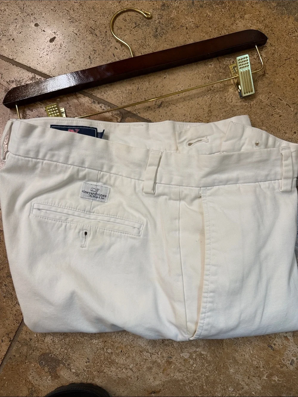 Vineyard Vines Men’s Cream Flat Front Shorts